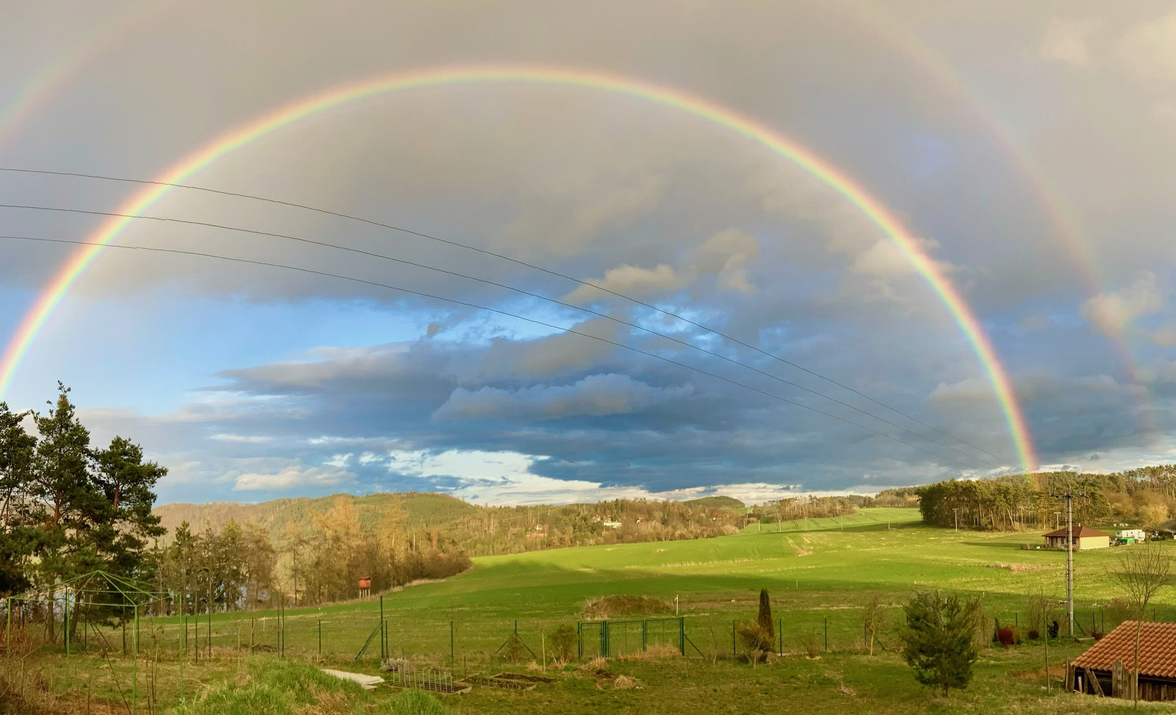 Dvojitá duha nad Laputou